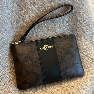Coach Corner Zip Wristlet In Signature Canvas